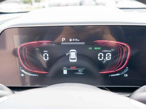 Certified 2024 Kia Niro EX Touring FWD image 20