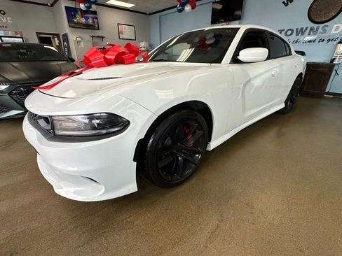 Used 2019 Dodge Charger Scat Pack image 6