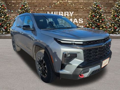 Used 2024 Chevrolet Traverse Z71 w/ Enhanced Driving Package image 8