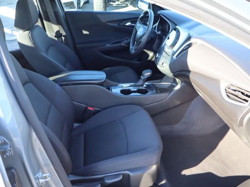 Used 2024 Chevrolet Malibu LT image 37