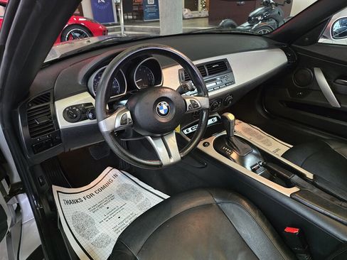 Used 2005 BMW Z4 3.0i image 8