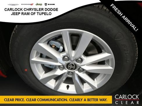 Used 2025 Toyota Camry LE w/ Convenience Package FWD image 28