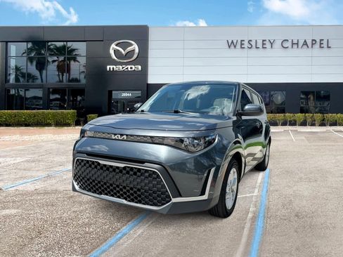 Used 2024 Kia Soul LX w/ Option Group 015 FWD image 1