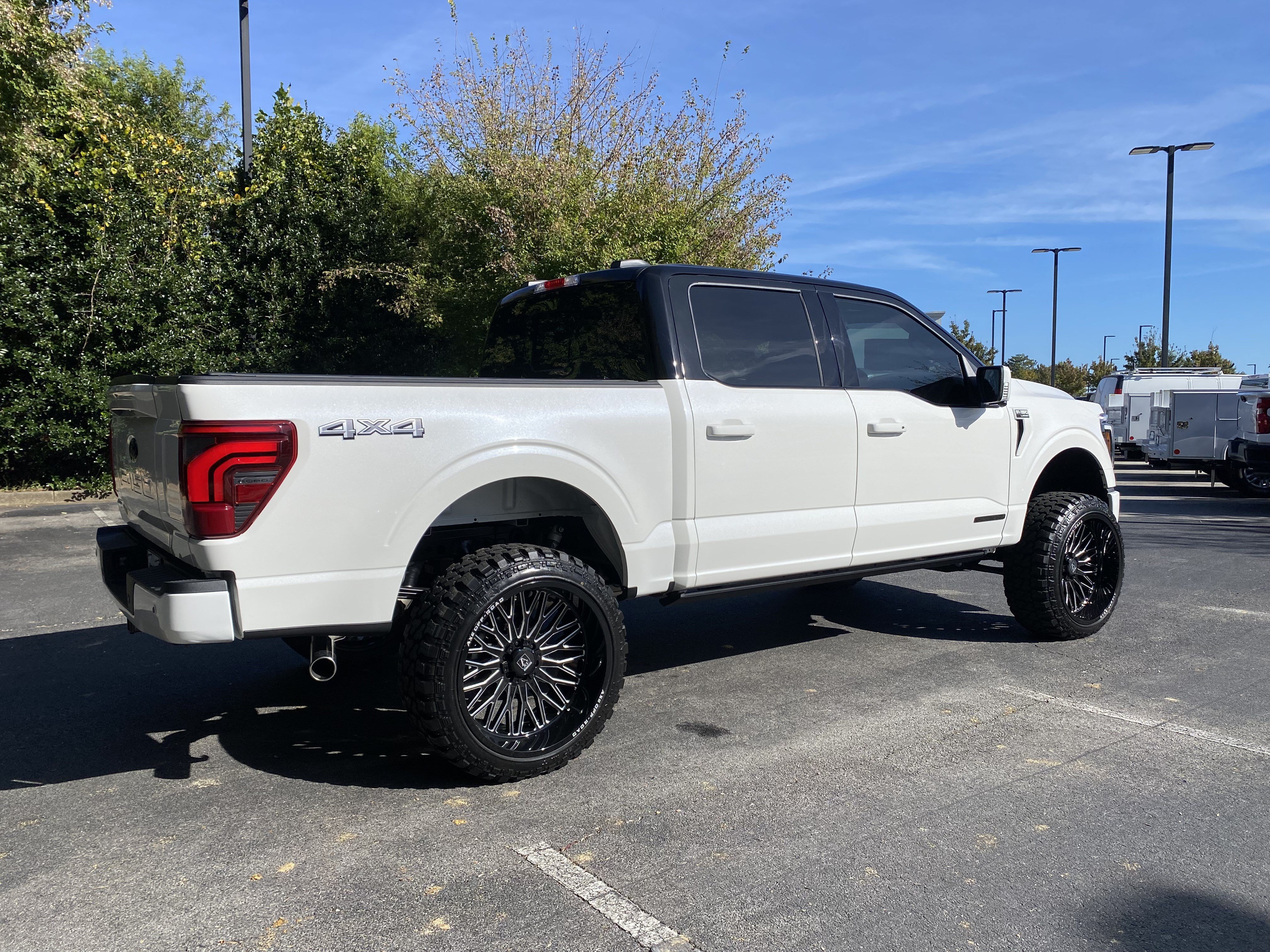 Used 2026 Ford F150 Lariat w/ Equipment Group 501A Mid AWD/4WD image 9
