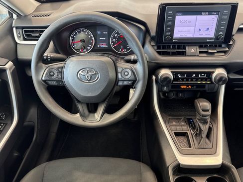 Used 2021 Toyota RAV4 LE FWD image 16