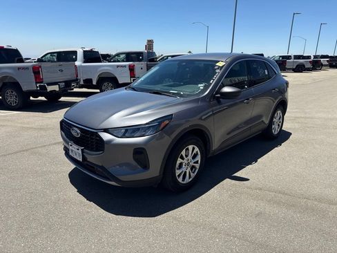Used 2024 Ford Escape Active AWD/4WD image 3