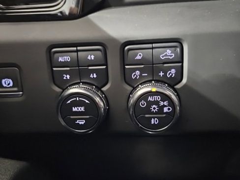Used 2025 GMC Sierra 2500 AT4 w/ AT4 Premium Plus Package image 31