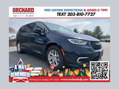 Used 2023 Chrysler Pacifica Touring-L