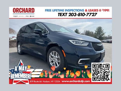 Used 2023 Chrysler Pacifica Touring-L FWD image 1