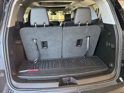 Used 2023 GMC Acadia AT4 w/ Technology Package image 9