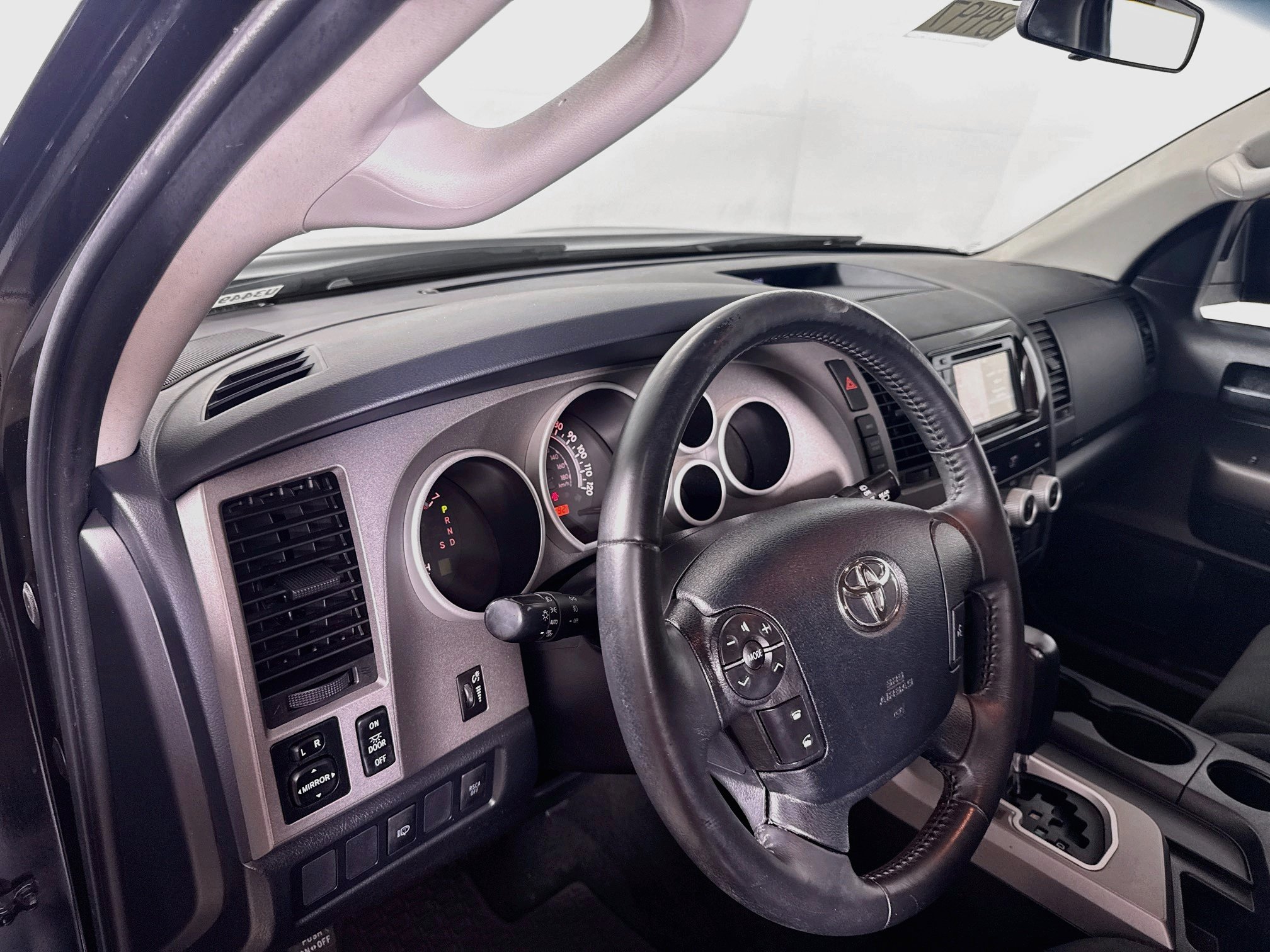 Used 2013 Toyota Sequoia SR5 w/ Sport Appearance Pkg AWD/4WD image 9