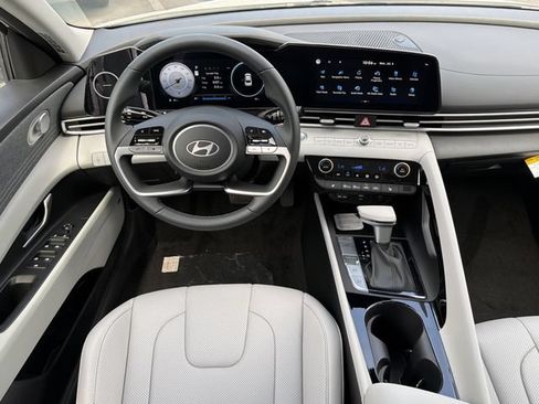 New 2026 Hyundai Elantra Limited FWD image 21