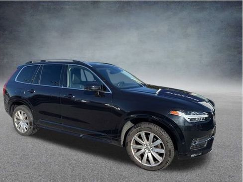 Used 2018 Volvo XC90 T6 Momentum w/ Convenience Package image 1