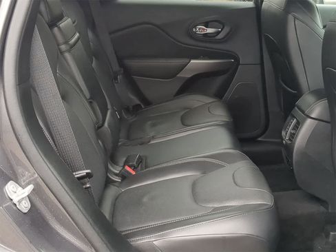 Certified 2019 Jeep Cherokee Limited w/ Luxury Group image 27