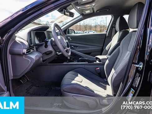 Used 2025 Hyundai Elantra Sport FWD image 19