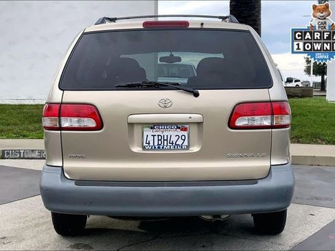 Used 2001 Toyota Sienna LE image 4