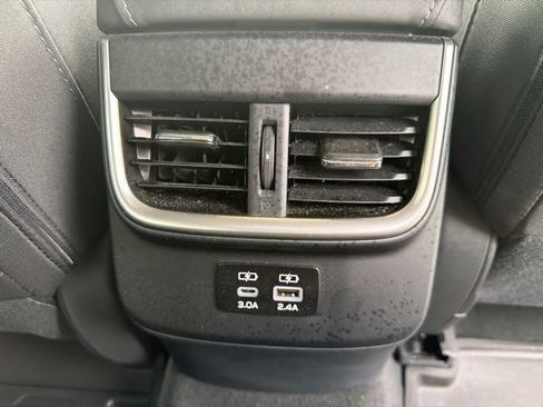 Used 2024 Subaru Outback Premium AWD/4WD image 12