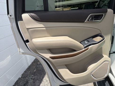 Used 2020 GMC Yukon Denali w/ Denali Premium Package RWD image 18