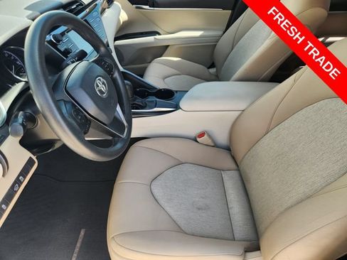 Used 2020 Toyota Camry LE FWD image 12