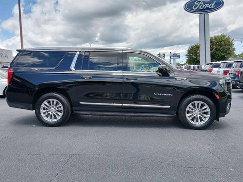 Used 2021 GMC Yukon XL SLT AWD/4WD image 3