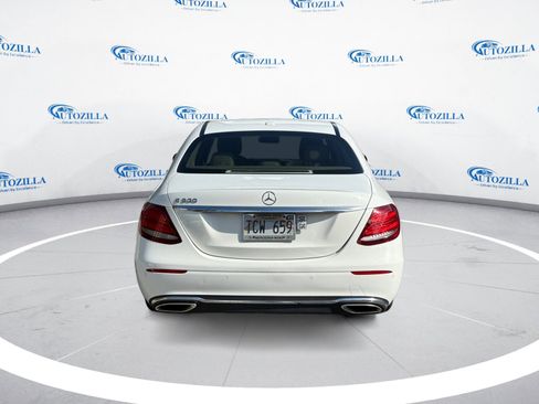 Used 2017 Mercedes-Benz E 300 image 4