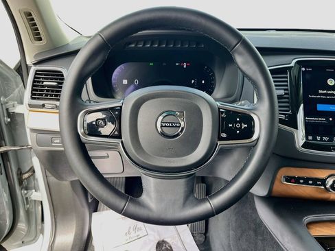 Used 2024 Volvo XC90 B6 Plus AWD/4WD image 11
