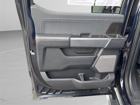 Used 2022 Ford F150 Lariat image 6