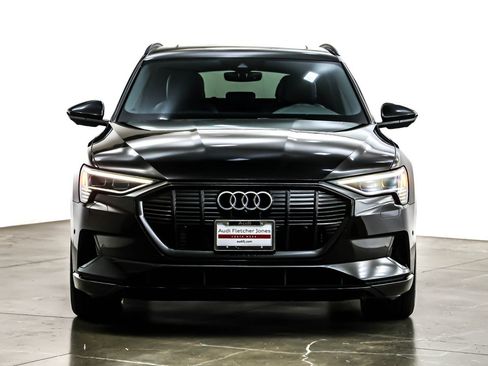 Used 2022 Audi e-tron Premium w/ Convenience Plus Package image 3