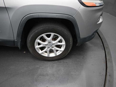 Used 2014 Jeep Cherokee Latitude AWD/4WD image 10