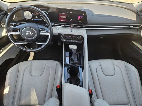 Used 2025 Hyundai Elantra Limited FWD image 27