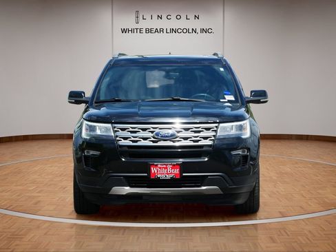Used 2018 Ford Explorer XLT w/ Equipment Group 202A AWD/4WD image 2