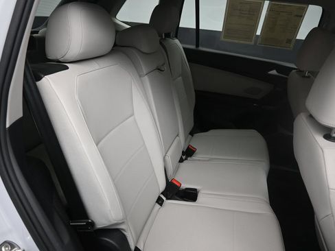 Used 2018 Volkswagen Tiguan SE FWD image 27