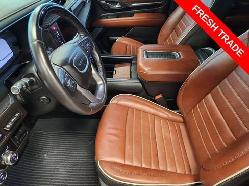 Used 2024 GMC Yukon XL Denali Ultimate AWD/4WD image 12