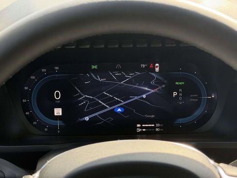 Certified 2025 Volvo XC90 T8 Plus w/ Protection Package Premier image 12