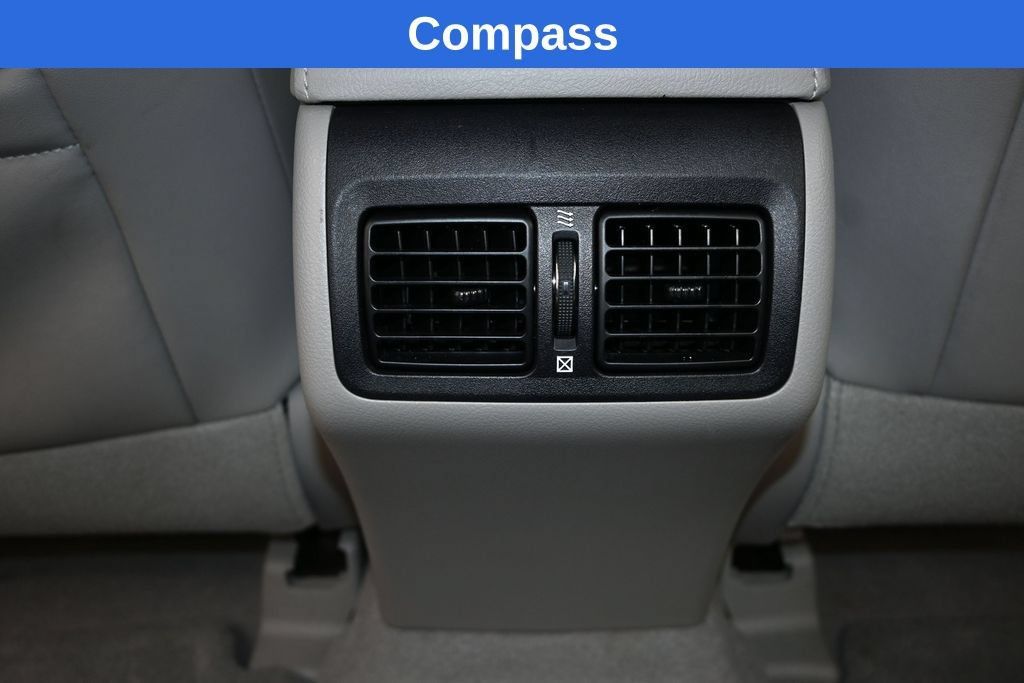 Used 2012 Toyota Camry XLE FWD image 11
