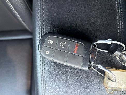 Used 2025 Jeep Compass Limited AWD/4WD image 21