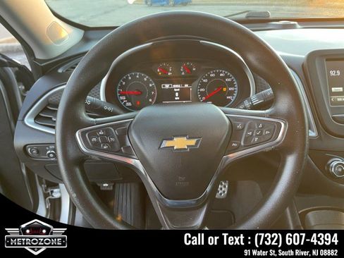 Used 2017 Chevrolet Malibu LS image 22