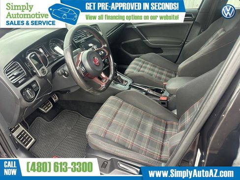 Used 2017 Volkswagen Golf 4-Door FWD image 15