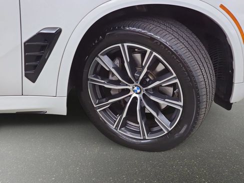 Used 2024 BMW X5 xDrive40i w/ M Sport Package AWD/4WD image 34