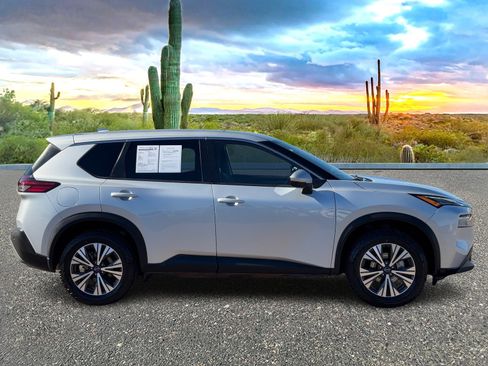 Used 2022 Nissan Rogue SV image 8