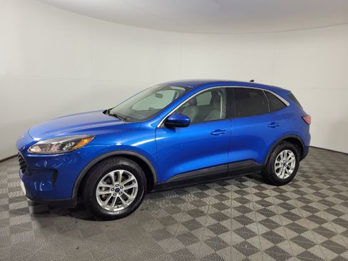 Used 2021 Ford Escape SE FWD image 2