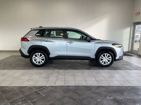 Used 2023 Toyota Corolla Cross L image 4