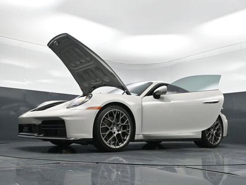 Certified 2025 Porsche 911 Carrera RWD image 36