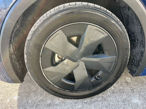 Used 2025 Toyota Prius LE image 29