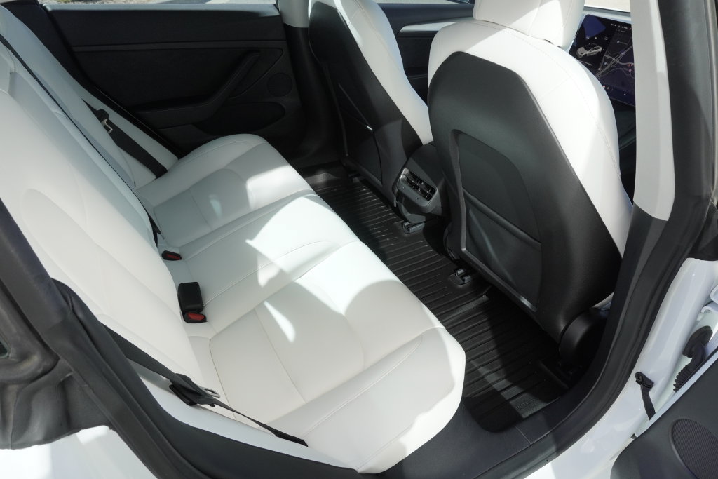 Used 2022 Tesla Model 3 Long Range AWD/4WD image 25