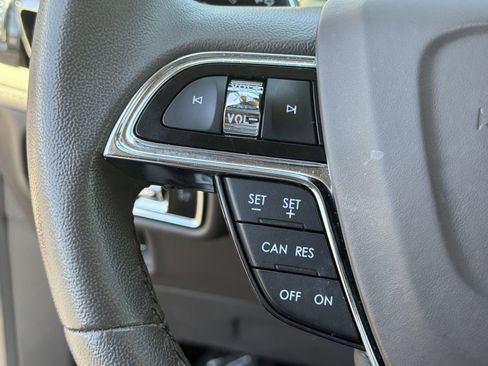 Used 2023 Lincoln Nautilus AWD w/ Premium Package image 28