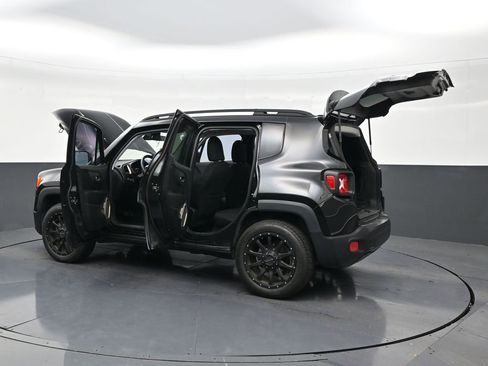 Used 2017 Jeep Renegade Latitude image 31