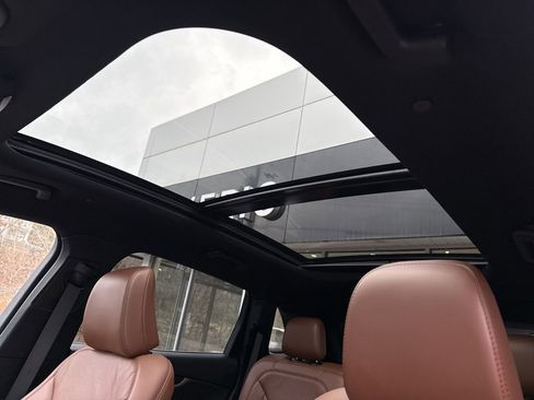 Used 2023 Lincoln Nautilus Reserve image 19