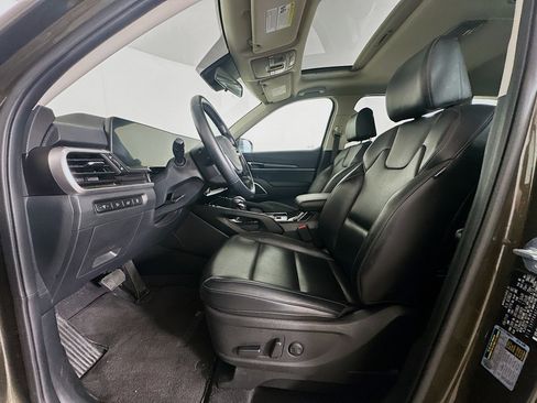 Used 2025 Kia Telluride S FWD image 13
