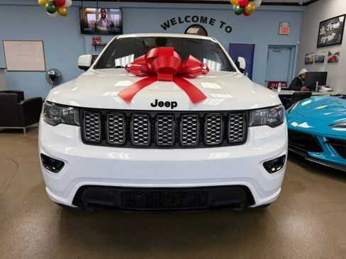 Used 2021 Jeep Grand Cherokee Laredo X image 6